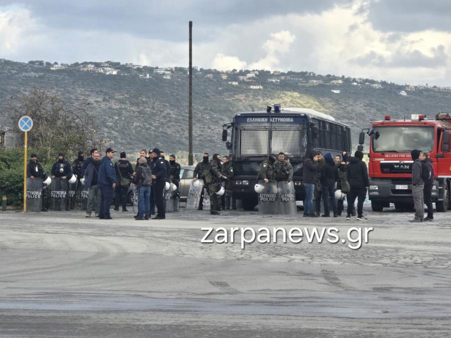 Διαμαρτυρία για άφιξη του Crown Iris στη Σούδα