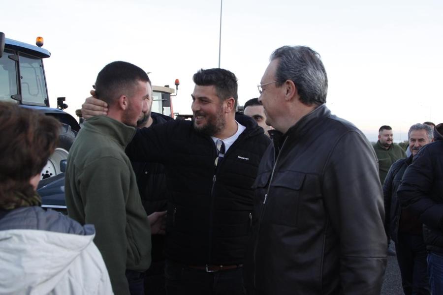 Επίσκεψη του προέδρου του ΣΥΡΙΖΑ-ΠΣ, Σωκράτη Φάμελλου στο αγροτικό μπλόκο στον Ε65