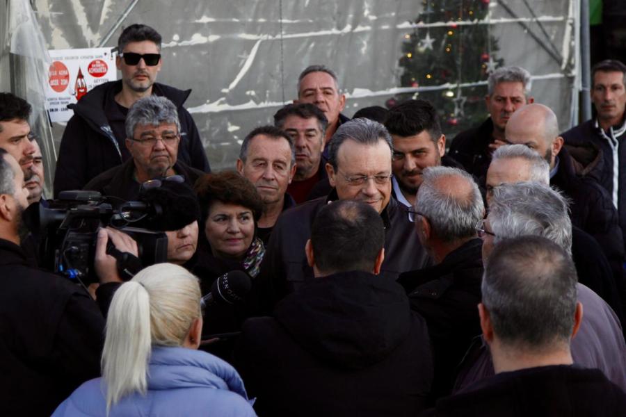 Επίσκεψη του προέδρου του ΣΥΡΙΖΑ-ΠΣ, Σωκράτη Φάμελλου στο αγροτικό μπλόκο στον Ε65