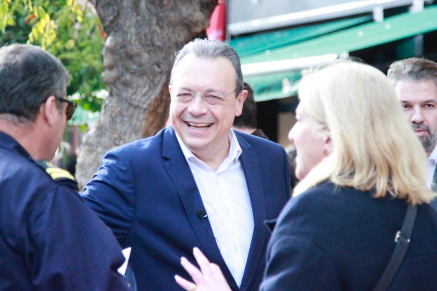 Περιοδεία Φάμελλου στον Πειραιά