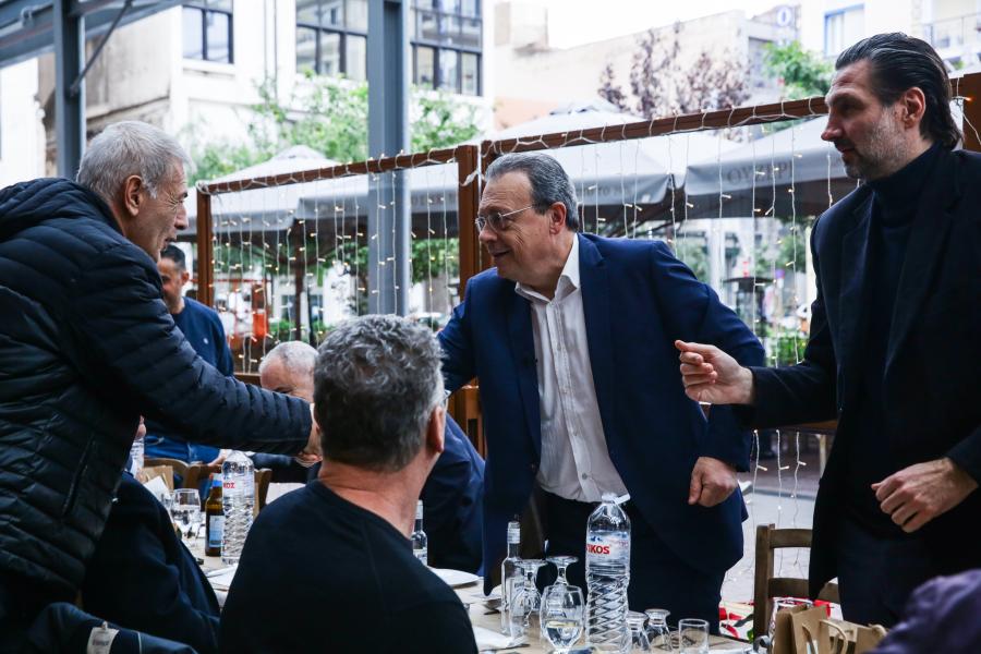 Περιοδεία Φάμελλου στον Πειραιά