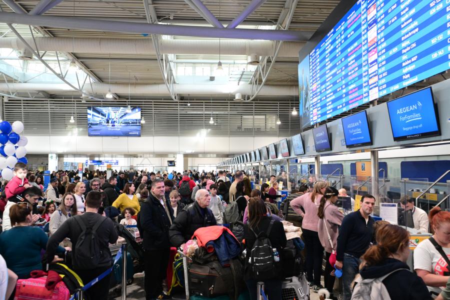 Μπλακ άουτ στις πτήσεις στο FIR Αθηνών - Κοσμοσυρροή στο Ελ. Βενιζέλος