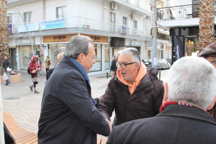 Ο Σωκράτης Φάμελλος σε περιοδεία στο Περιστέρι