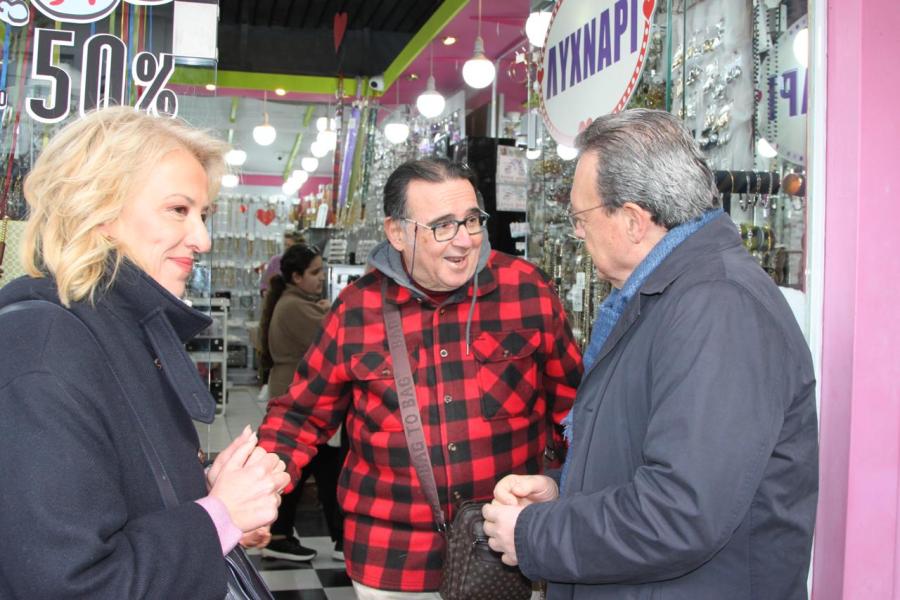 Ο Σωκράτης Φάμελλος σε περιοδεία στο Περιστέρι