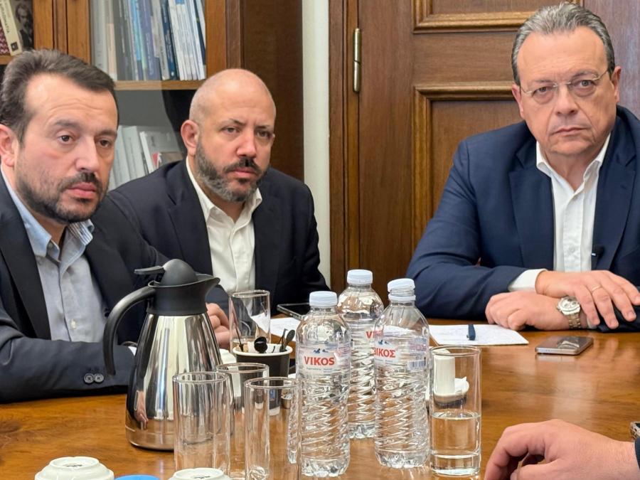 Συνάντηση του προέδρου του ΣΥΡΙΖΑ-ΠΣ, Σωκράτη Φάμελλου με τον πρόεδρο και με μέλη του Συνδικάτου Αυτοκινητιστών Ταξί Αττικής