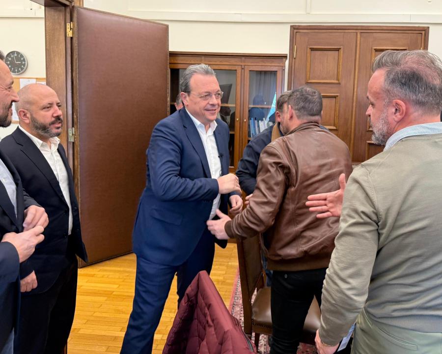 Συνάντηση του προέδρου του ΣΥΡΙΖΑ-ΠΣ, Σωκράτη Φάμελλου με τον πρόεδρο και με μέλη του Συνδικάτου Αυτοκινητιστών Ταξί Αττικής