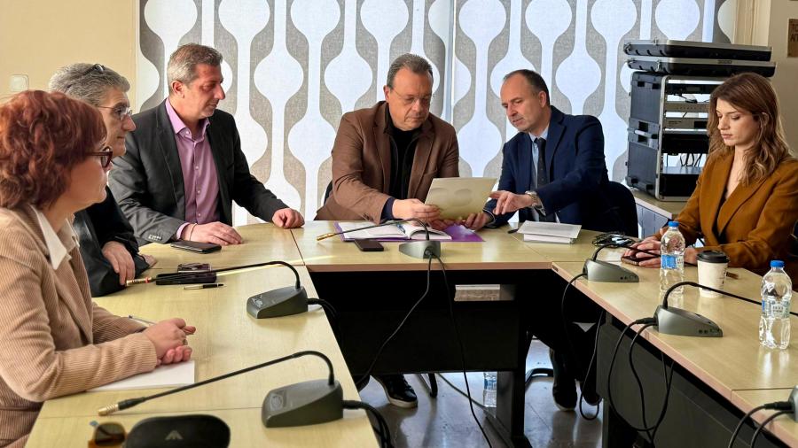 Συνάντηση Φάμελλου με με τον πρόεδρο του Ευρωπαϊκού Οργανισμού για την Υγεία και Ασφάλεια στην Εργασία, πρόεδρο της ΟΣΕΤΕΕ και γραμματέα ΥΑΕ ΓΣΕΕ Ανδρέα Στοϊμενίδη, με τον πρόεδρο του Εργατοϋπαλληλικού Κέντρου Θεσσαλονίκης Χάρη Κυπριανίδη