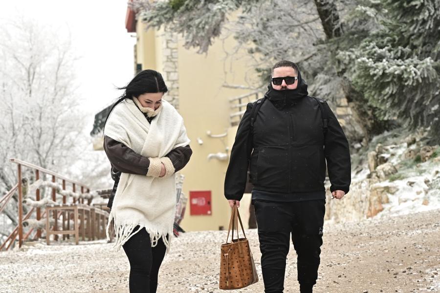 ΧΙΟΝΙΑ ΠΑΡΝΗΘΑ
