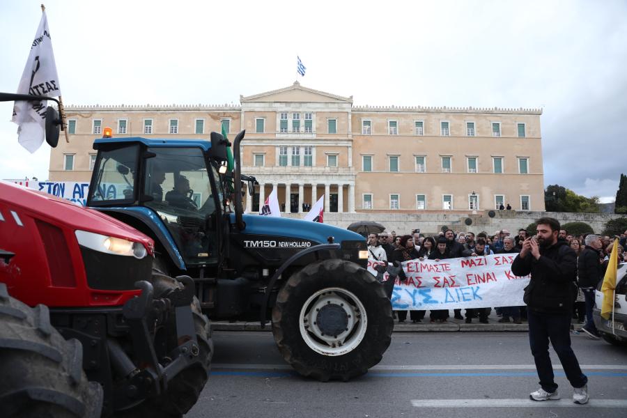 Συλλαλητήριο αγροτών και κτηνοτρόφων στο Σύνταγμα