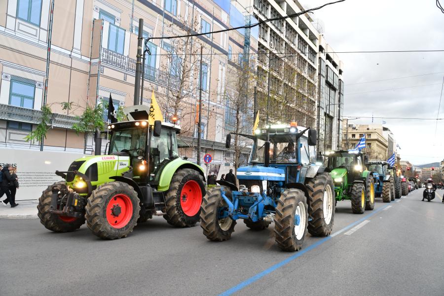 Συλλαλητήριο αγροτών και κτηνοτρόφων στο Σύνταγμα