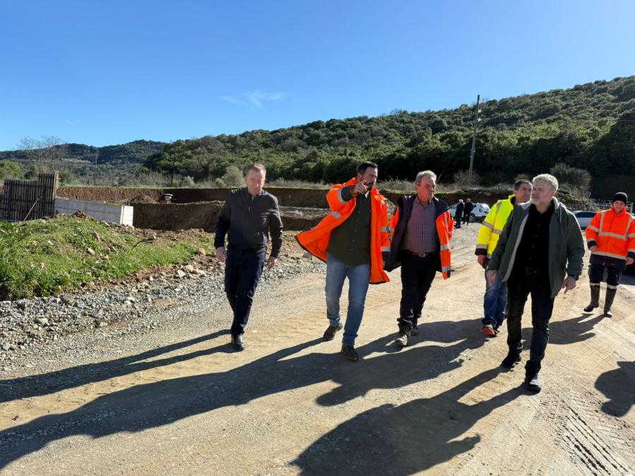 Ο Βασίλης Κόκκαλης στο έργο κατασκευής φράγματος και ταμιευτήρα στον Αγιόκαμπο Λάρισας