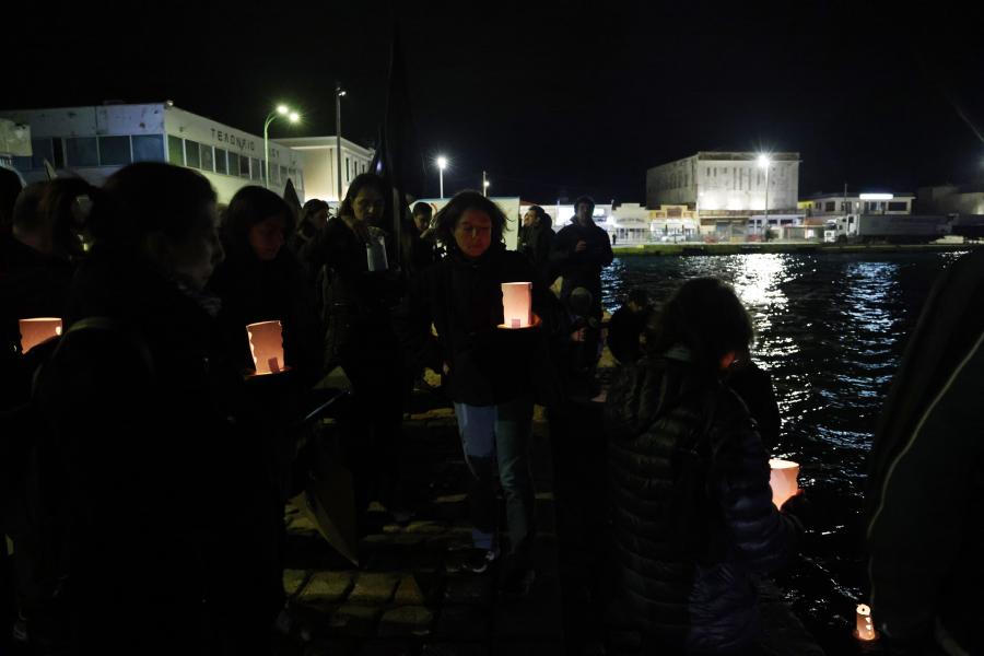 Συγκέντρωση στη Χίο για την τραγωδία με τους νεκρούς μετανάστες