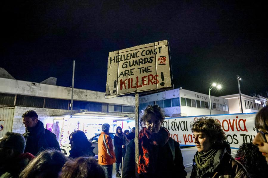 Συγκέντρωση στη Χίο για την τραγωδία με τους νεκρούς μετανάστες