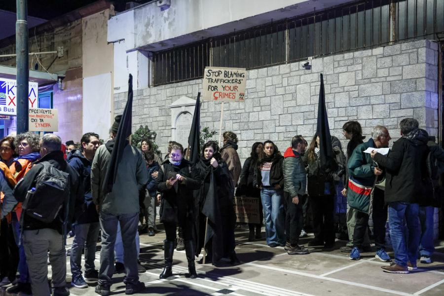 Συγκέντρωση στη Χίο για την τραγωδία με τους νεκρούς μετανάστες