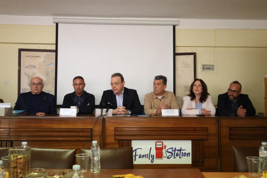 Συνάντηση Φάμελλου με πρόεδρο της Ομοσπονδίας Πρατηριούχων Εμπόρων Καυσίμων και τον πρόεδρο της Ένωσης Βενζινοπωλών Θεσσαλονίκης