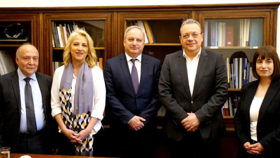 Συνάντηση του προέδρου του ΣΥΡΙΖΑ-ΠΣ, Σωκράτη Φάμελλου με τον ΓΓ του ΑΚΕΛ, Στέφανο Στεφάνου