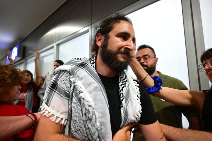 Θερμή υποδοχή της ελληνικής αποστολής του Global Sumud Flotilla στο Ελ. Βενιζέλος