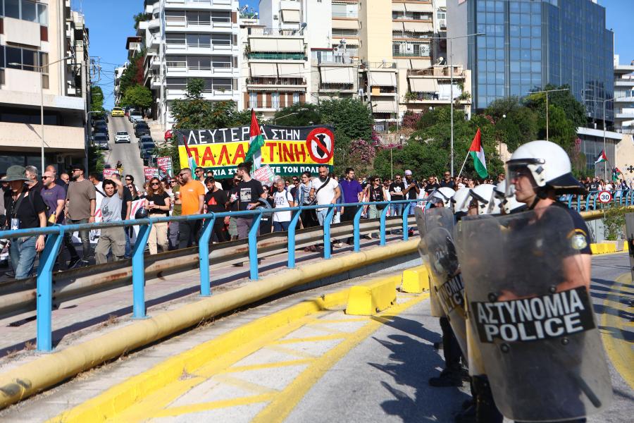Συγκέντρωση διαμαρτυρίας στον Πειραιά ενάντια στην άφιξη του ισραηλινού κρουαζιερόπλοιου Crown Iris