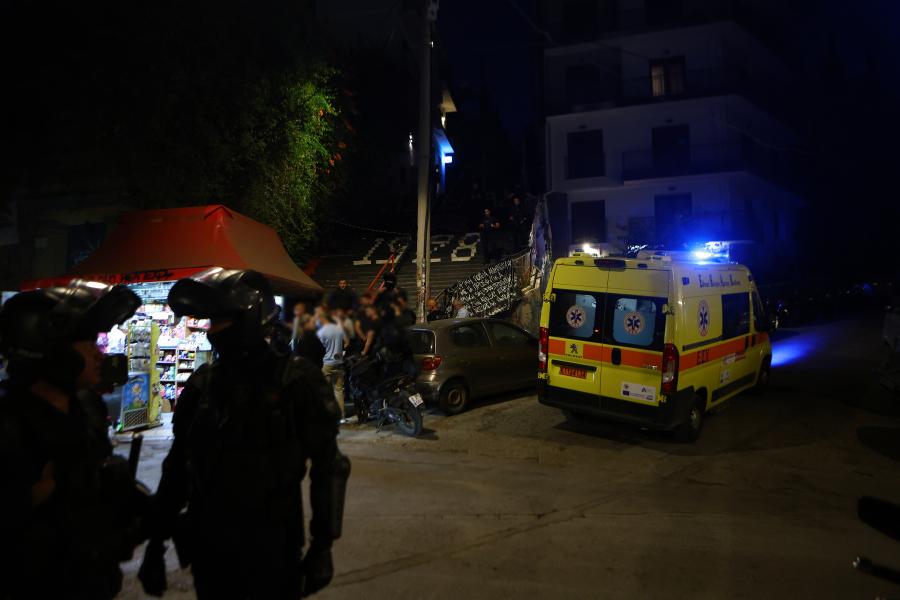 Θανάσιμα τραυματισμένος εντοπίστηκε άνδρας στα σκαλάκια του Αστέρα στην οδό Καλλιδρομίου, στα Εξάρχεια