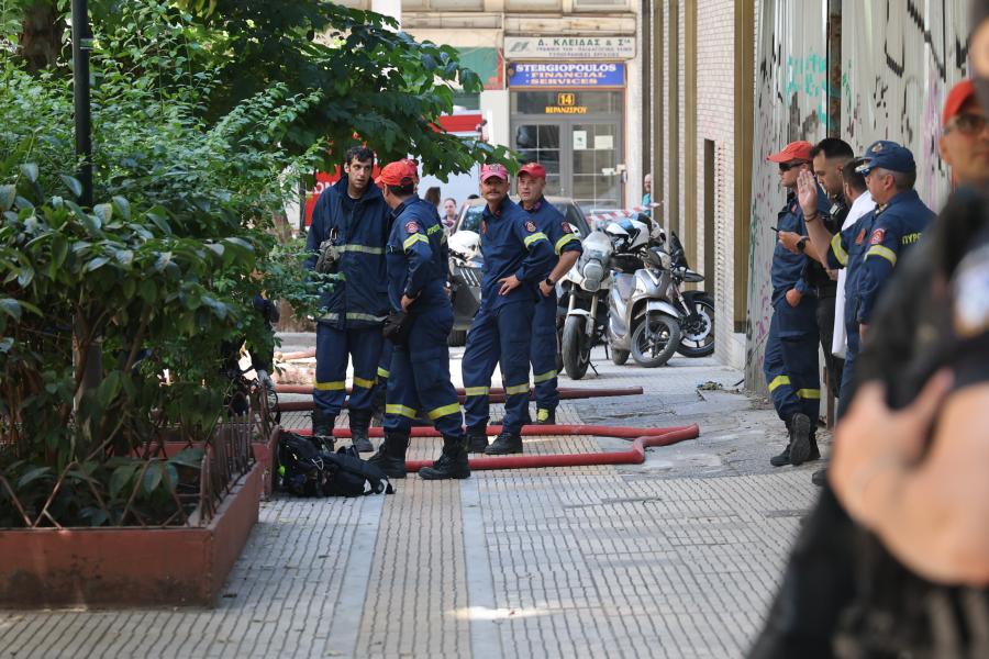 Φωτιά σε ισόγειο ξενοδοχείου στην Ομόνοια
