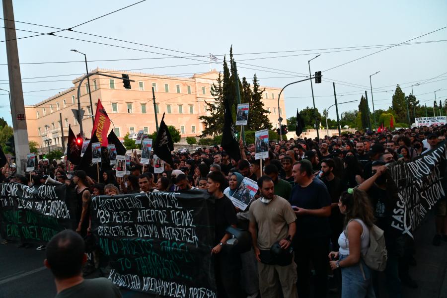 Συγκέντρωση για Χατζή στο Σύνταγμα