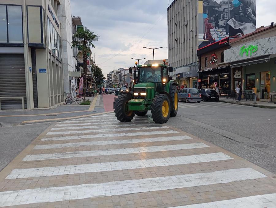 ΑΓΡΟΤΙΚΗ ΚΙΝΗΤΟΠΟΙΗΣΗ ΣΤΑ ΤΡΙΚΑΛΑ