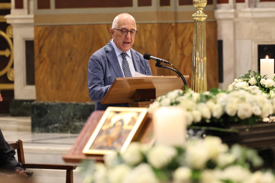 Κηδεία της ηθοποιού Μάρως Κοντού – Η εξόδιος ακολουθία στην Μητρόπολη Αθηνών