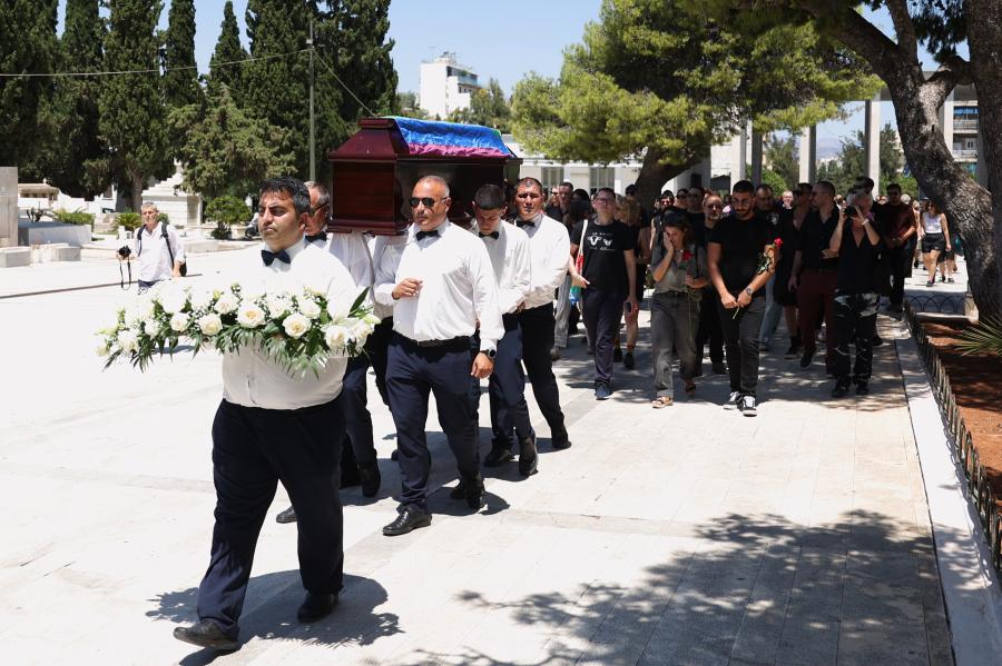 Η κηδεία της Πάολας Ρεβενιώτη στο Α' Νεκροταφείο Αθηνών, Σάββατο 11 Ιουλίου 2026