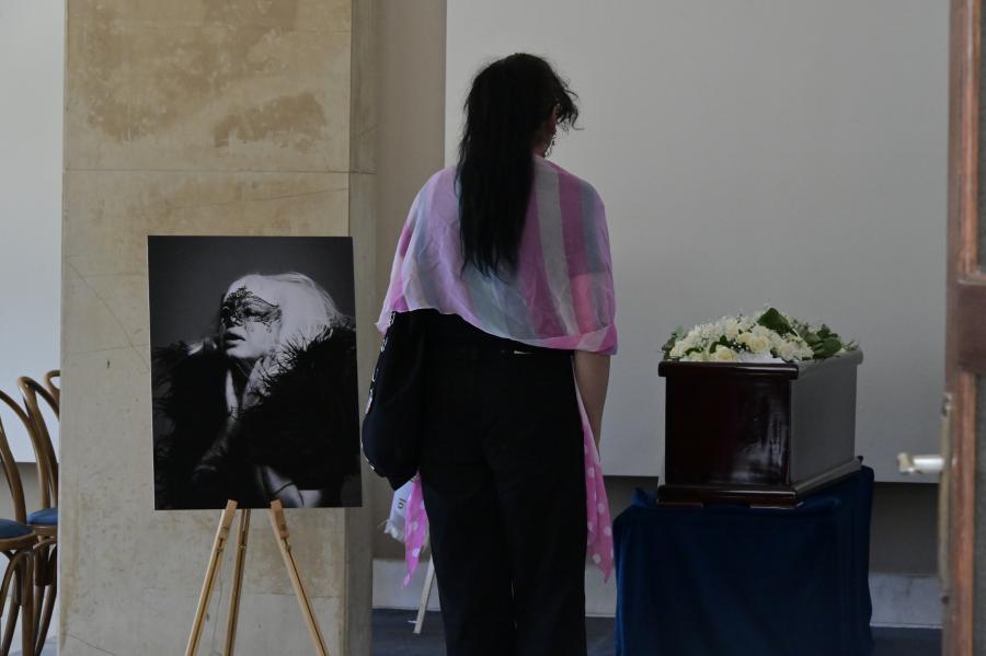 Η κηδεία της Πάολας Ρεβενιώτη στο Α' Νεκροταφείο Αθηνών, Σάββατο 11 Ιουλίου 2026