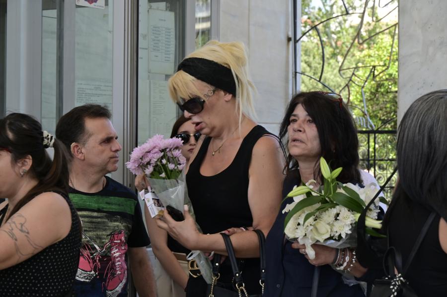 Η κηδεία της Πάολας Ρεβενιώτη στο Α' Νεκροταφείο Αθηνών, Σάββατο 11 Ιουλίου 2026