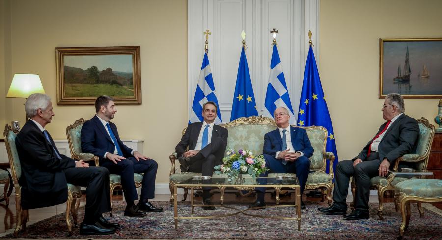 Δεξίωση για αποκατάσταση Δημοκρατίας στο Προεδικό