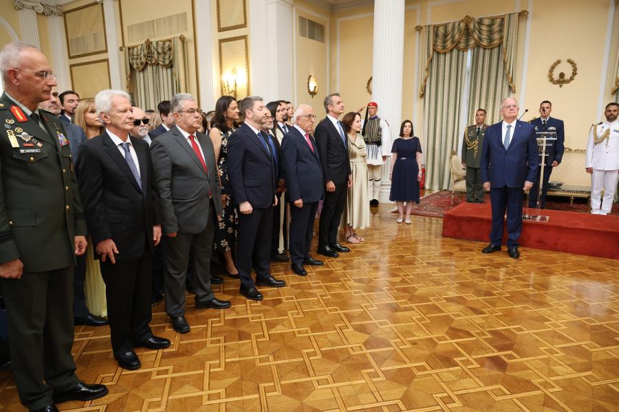 Δεξίωση για αποκατάσταση Δημοκρατίας στο Προεδικό