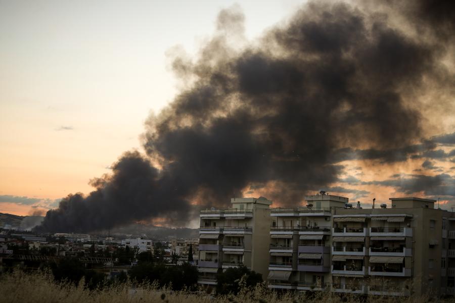 ΤΟΞΙΚΟ ΝΕΦΟΣ ΚΑΠΝΟΥ ΕΧΕΙ ΚΑΛΥΨΕΙ ΤΗΝ ΠΟΛΗ ΤΗΣ ΘΕΣΣΑΛΟΝΙΚΗΣ ΑΠΟ ΤΗΝ ΠΥΡΑΚΑΓΙΑ ΣΤΟ ΩΡΑΙΟΚΑΣΤΟ