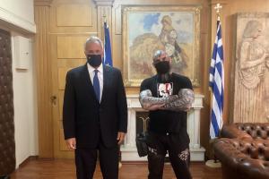 ΜΑΚΗΣ ΒΟΡΙΔΗΣ ΣΥΝΑΝΤΗΣΗ ΜΕ ΦΙΛΟΖΩΟ ΑΚΤΙΒΙΣΤΗ