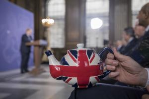 brexit βρετανία τσαγιέρα
