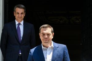 Κυριάκος Μητσοτάκης και Αλέξης Τσίπρας στο Μαξίμου