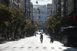 Άδεια η οδός Πατησίων