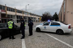 Περιπολικό στην Ελευσίνα λόγω lockdown