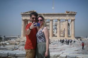 Ακρόπολη τουρίστες κινητό