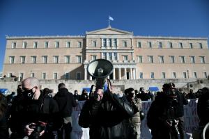 Φοιτητές έξω από τη Βουλή