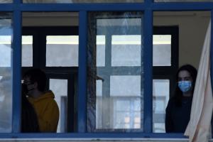 ΣΧΟΛΕΙΟ ΤΑΞΗ ΠΑΡΑΘΥΡΑ ΜΑΣΚΕΣ ΜΑΘΗΤΕΣ