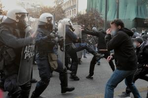 Επίθεση της αστυνομίας