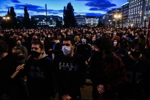 Φοιτητές σε διαδήλωση έξω από τη Βουλή