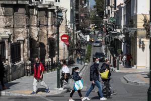 Στιγμιότυπο από το Μοναστηράκι εν μέσω lockdown