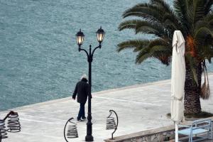 ΚΡΟΥΣΜΑΤΑ ΚΟΡΩΝΟΙΟΣ