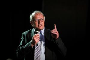 ΑΚΗΣ ΤΣΕΛΕΝΤΗΣ