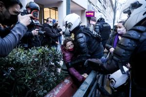 Επίθεση της αστυνομίας σε πορεία αλληλεγγύης στον Δημήτρη Κουφοντίνα