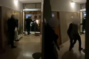 Εισβολή σε πολυκατοικία