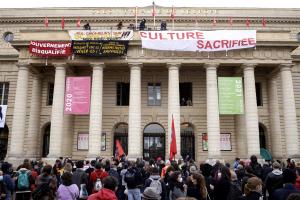 Κατάληψη σε θέατρο στη Γαλλία