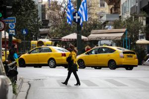 Ταξί στην Αθήνα εν μέσω lockdown
